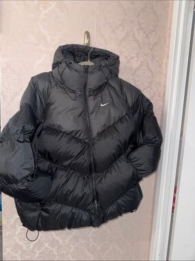 Nike Women’s Black Quilted Hooded Puffer Jacket